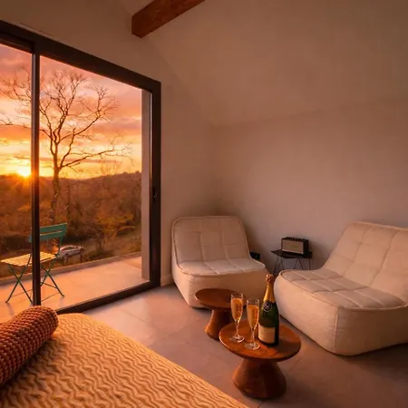 Bed & Breakfast Stunning View, Chambre En Foret Proche Bordeaux 3*