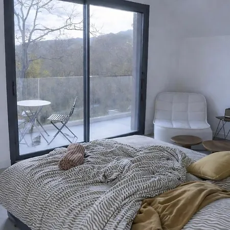 Bed & Breakfast Stunning View, Chambre En Foret Proche Bordeaux Bouliac
